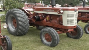 1957-60 McCormick International AW-7 Tractor