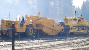 Vintage Caterpillar D8H Bulldozer pushing a DW15 Motor Scraper in Wanaka | Otago | New Zealand | 4K