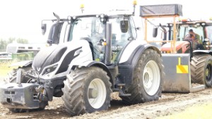 2022 Valtra T234 Tractor Pull at Edendale 2024 Crank Up
