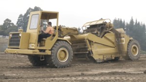 Vintage Caterpillar 613B Elevating Scraper
