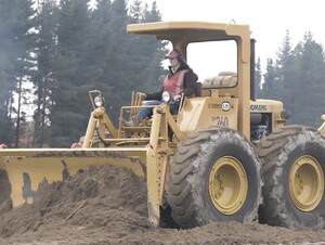 Vintage LeTourneau LW16 Wheel Dozer in Action