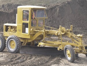 Vintage Caterpillar 212 Grader Working